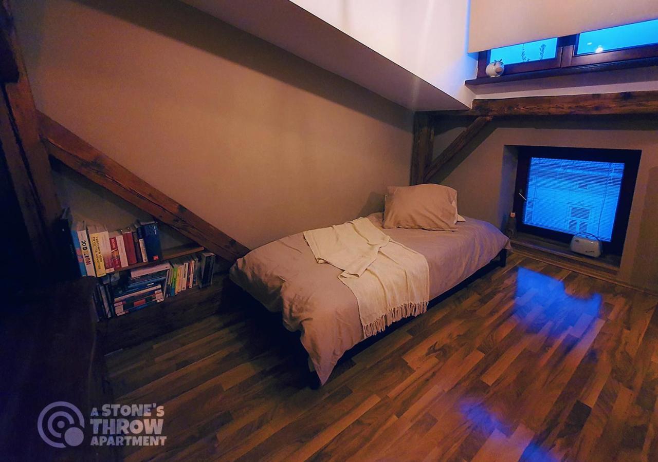 A Stone'S Throw Apartment Cracovia Exterior foto